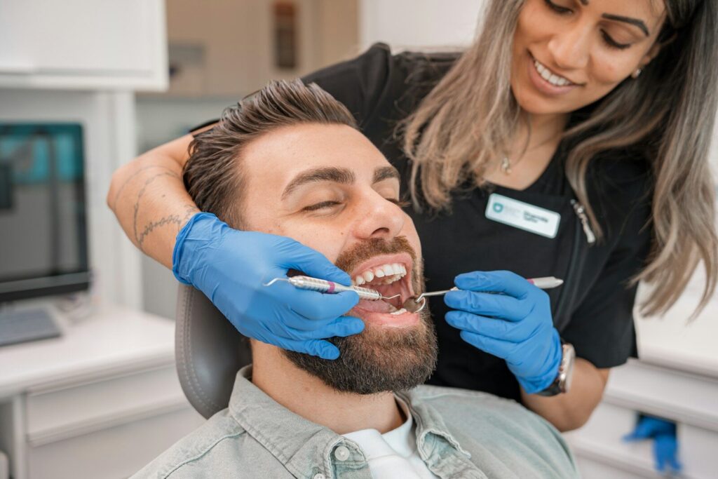 Implantate, Bleaching, Prophylaxe - Welche Leistungen bieten Zahnärzte in Celle an?
